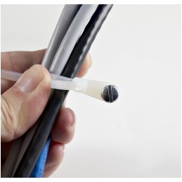 StarTech.com 10 cm Kabelbinder mit Öse - 2 mm breit, 2 mm Bündeldurchmesser, 8 kg Zugfestigkeit, Nylon 66 selbstsichernde