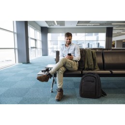 Kensington Contour 2.0 17" Backpack Black