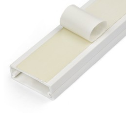 StarTech.com Solida canalina per la gestione dei cavi con nastro adesivo e coperchio, 32mm P x 11mm H - 1m L , canaletta per