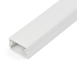 StarTech.com Chemin de Câbles PVC Robuste avec Couvercle et Ruban Adhésif - 19mm W x 11mm H - Longueur 1m - Passe Câble pour